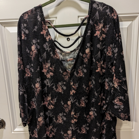 Faded Glory Women's 4X (26W/28W) Black Floral Sparkle Top Back Straps - Picture 4 of 5